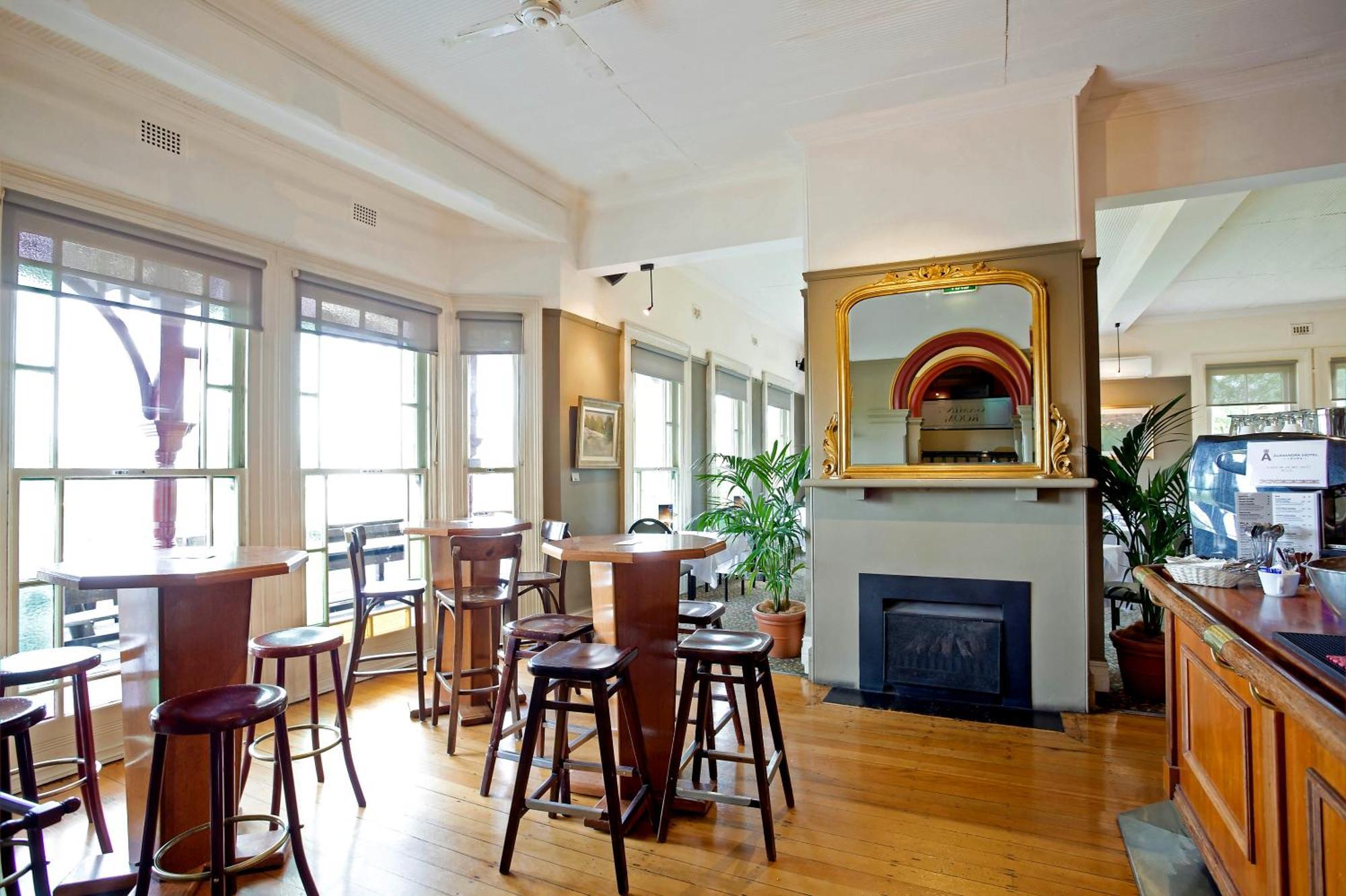 Alexandra Hotel Леура Екстериор снимка